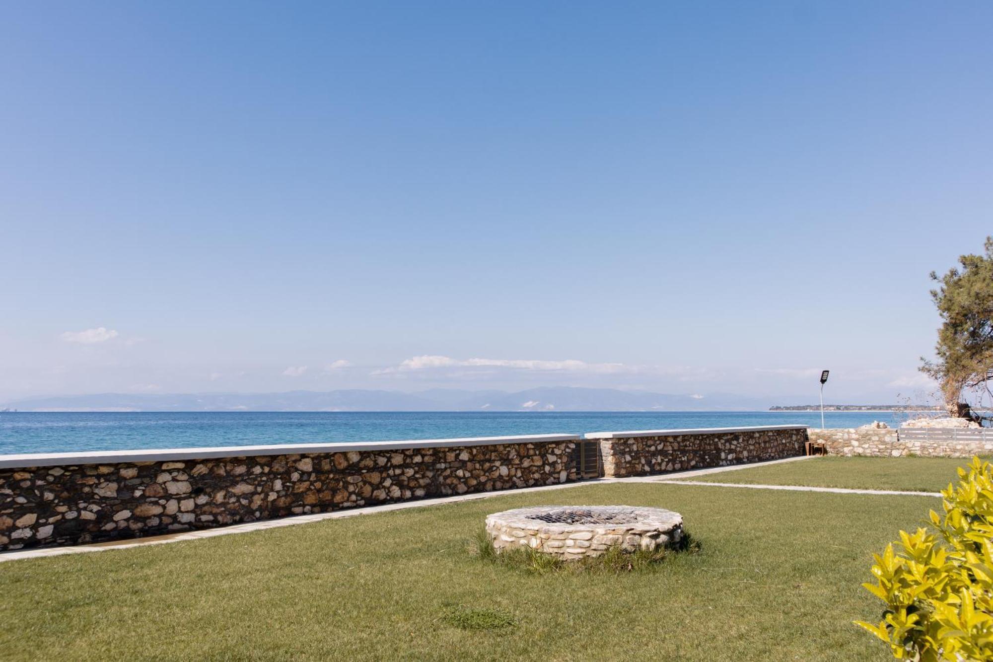 Olive & Sea Luxury Suites Skala Sotiros Exterior foto