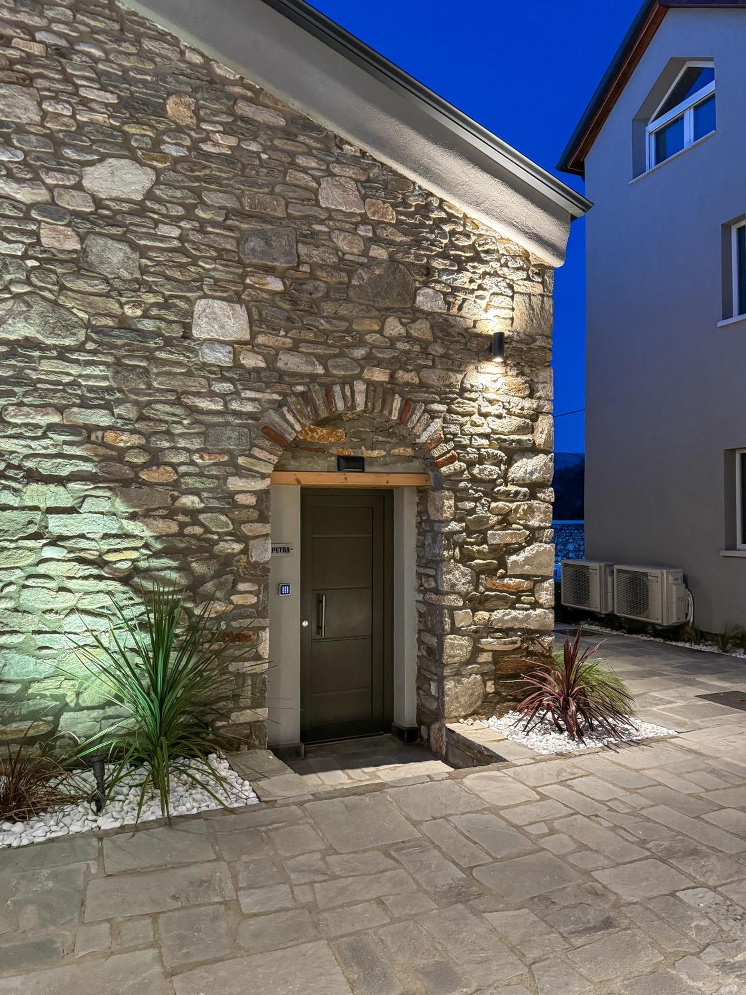 Olive & Sea Luxury Suites Skala Sotiros Exterior foto