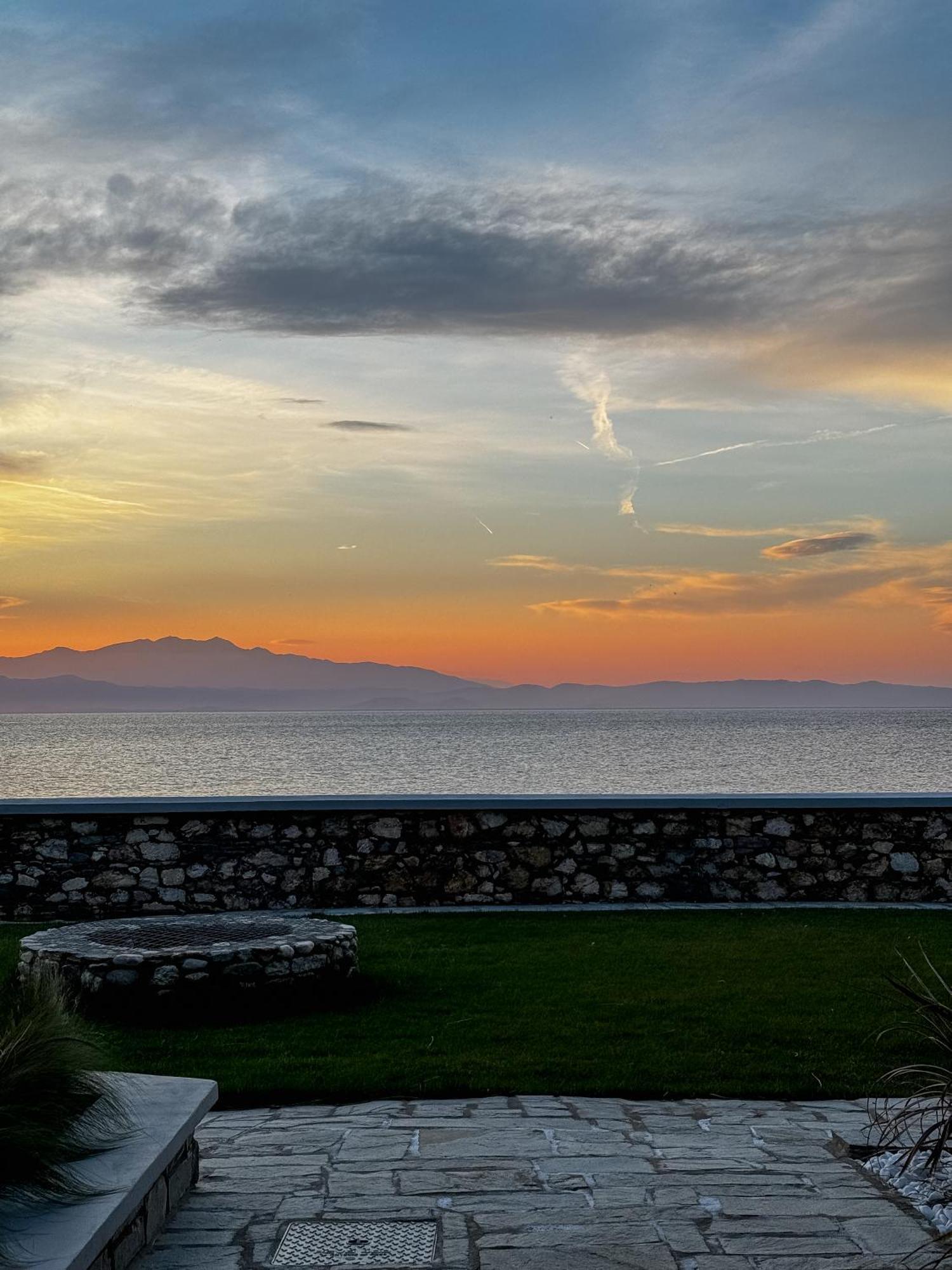 Olive & Sea Luxury Suites Skala Sotiros Exterior foto